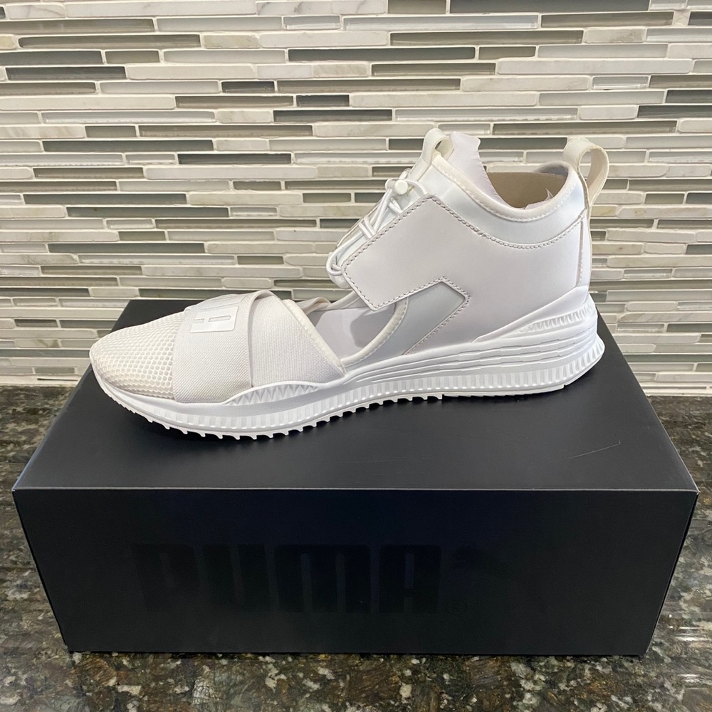 Fenty Rihanna Avid Strap